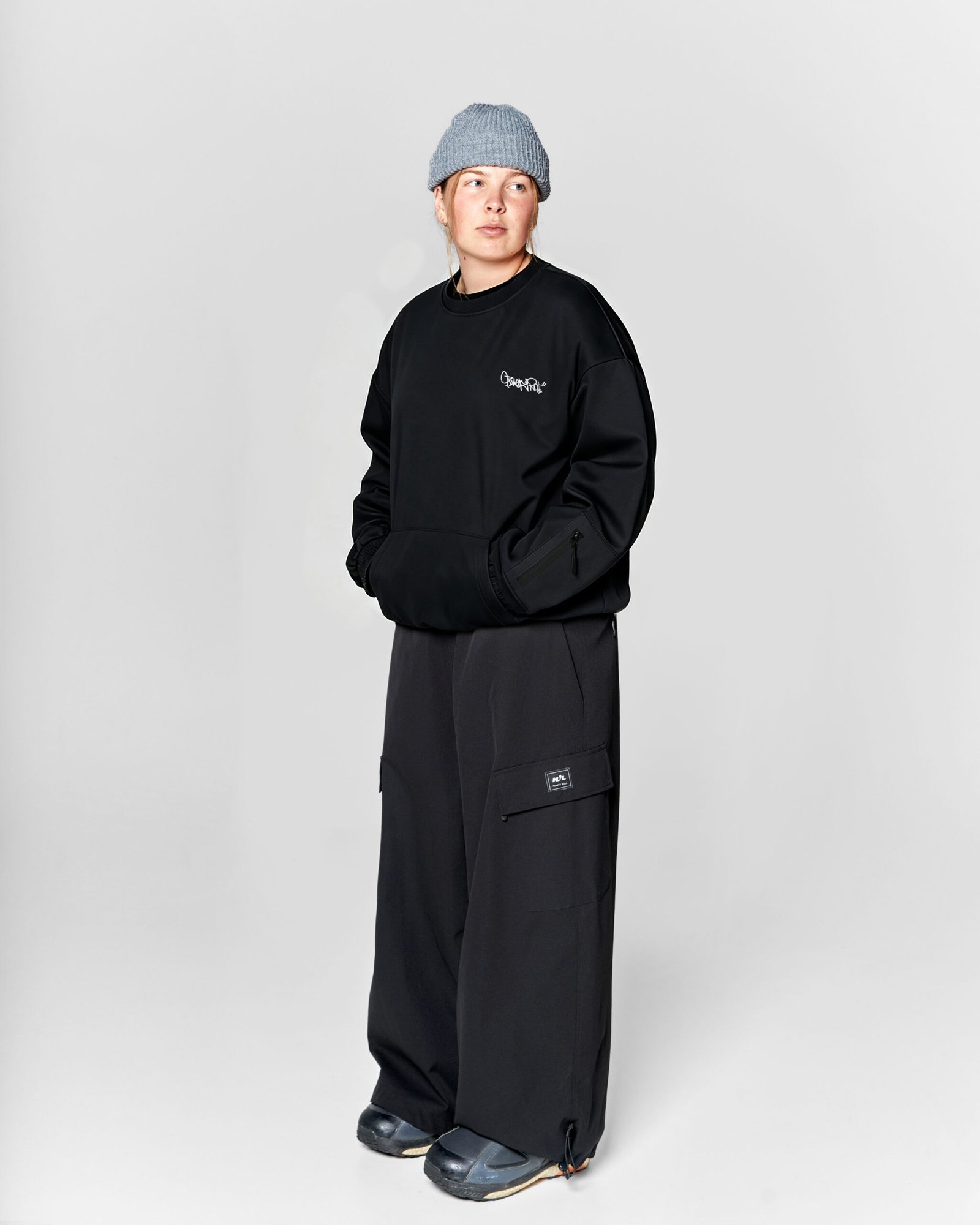 APEX CORE 15K WATERPROOF SNOW CREWNECK | BLACK - Image 4